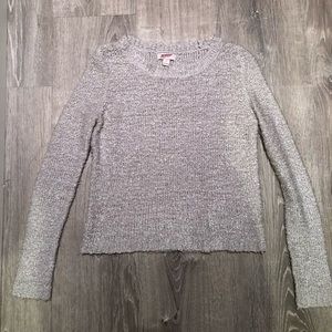 grey pullover sweater